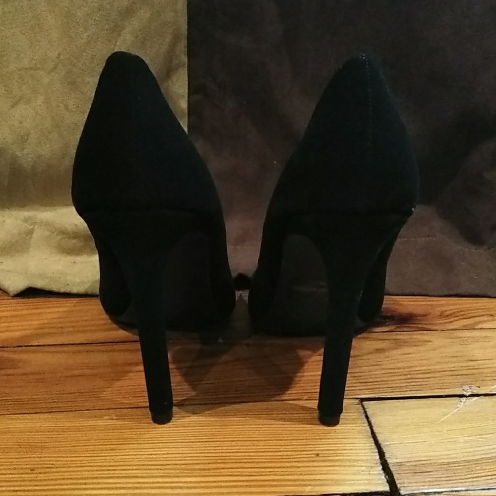 Black heels - Picture 2 of 2